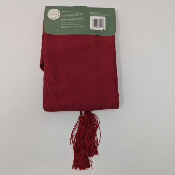 NEW Martha Stewart Everyday Winter Jubilee Embossed Solid Tassel Table Runner 70 - Picture 3 of 3